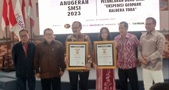 Penghargaan SMSI:  Azyumardi Azra Pelopor Pers Merdeka