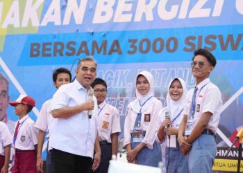Muzani Tinjau Simulasi 3 Ribu Siswa Makan Bergizi Gratis di Batang, Jawa Tengah