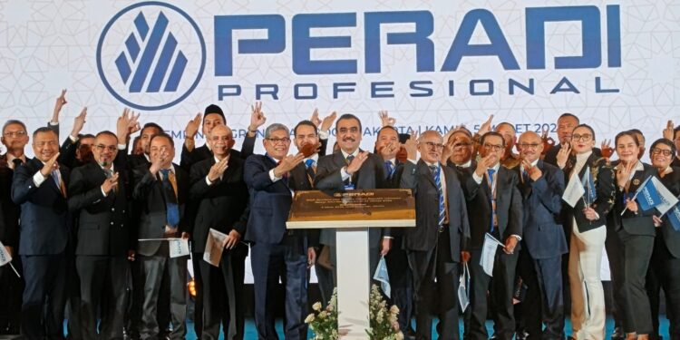 PERADI PROFESIONAL Hadir Bukan Sebagai Tandingan Tetapi Menjawab Tantangan Nyata Dunia Hukum Indonesia