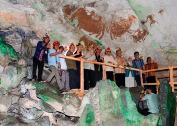 Menteri Kebudayaan Dorong Gua Liangkobori Ditetapkan sebagai Cagar Budaya Nasional.