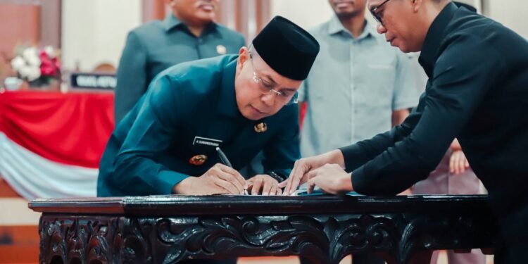 Gubernur dan DPRD Sultra Sepakati Lima Raperda, Ini Daftar Lengkapnya