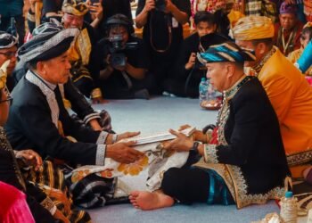 Silaturahmi Akbar KKMM, Gubernur Sultra Dianugerahi Gelar Adat Muna.